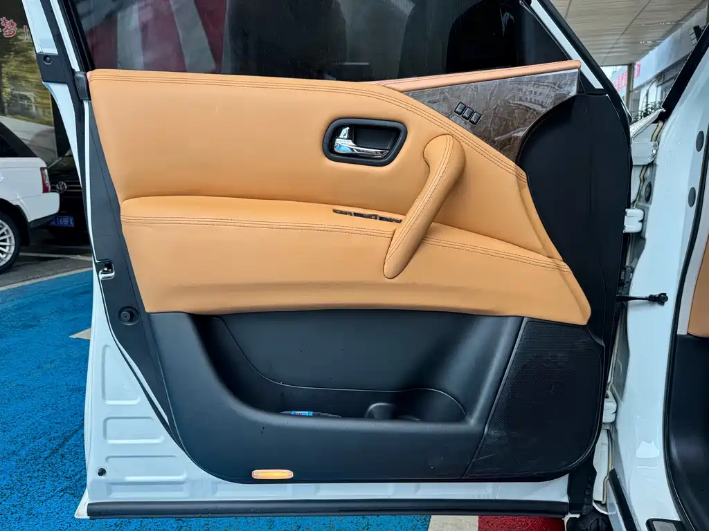 Infiniti QX80 2018 — фото 15