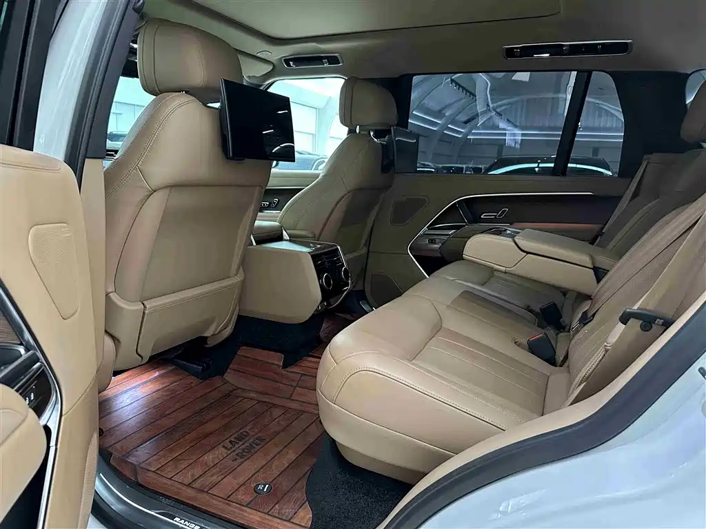 Land Rover Range Rover 2023 — фото 11