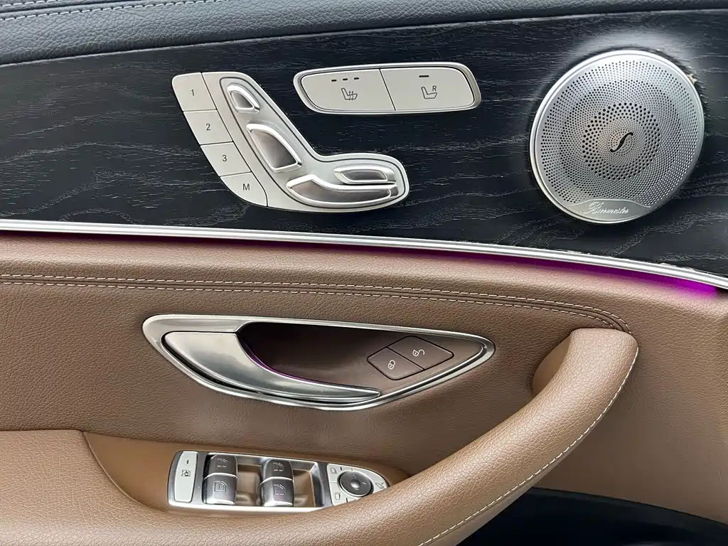Mercedes-Benz E-Class 2019 — фото 13
