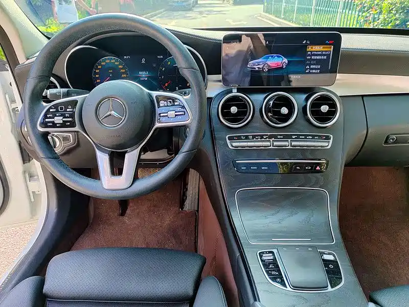 Mercedes-Benz C-Class 2019 — фото 9