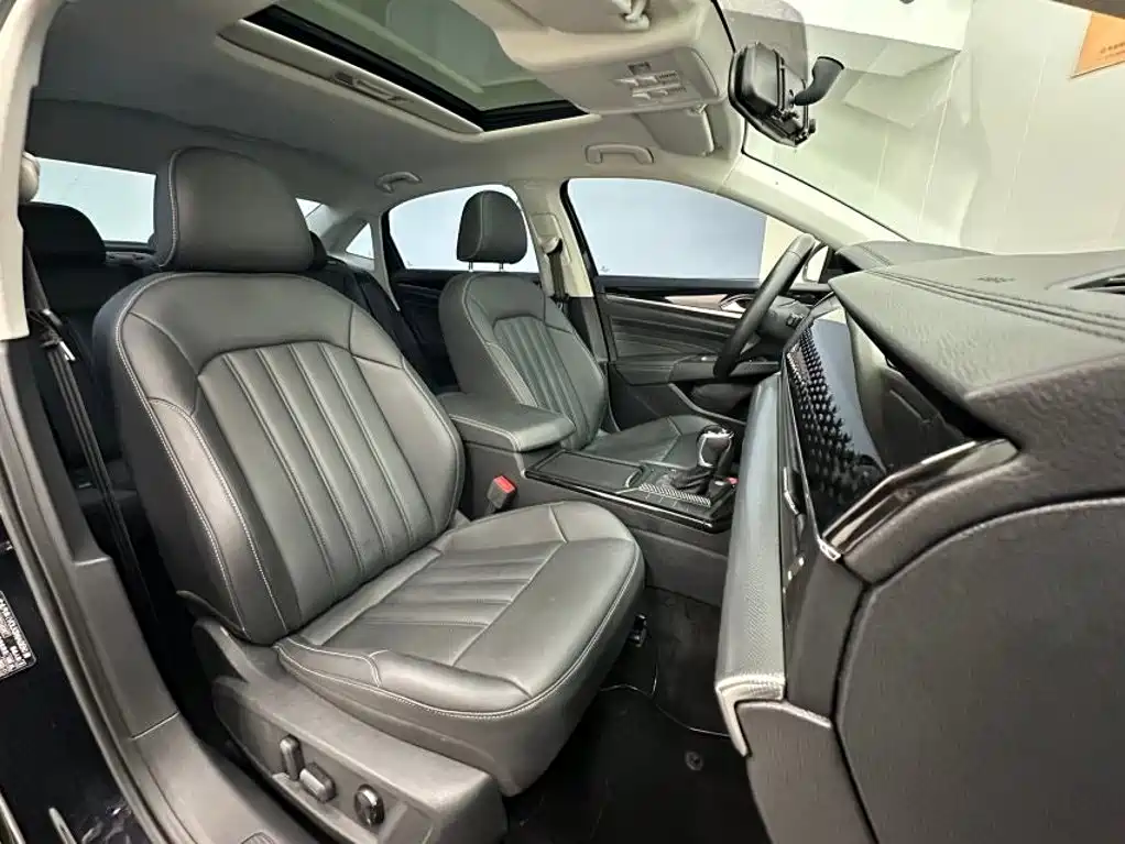 Volkswagen Passat 2023 — фото 10