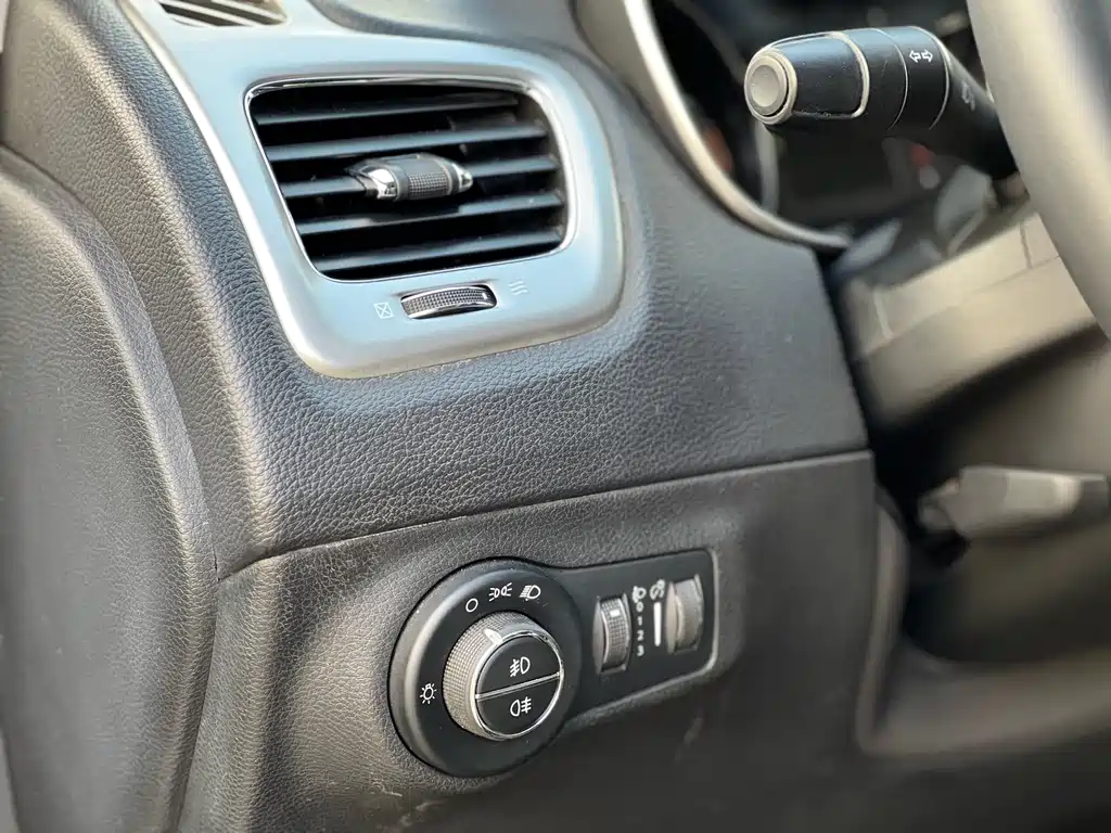 Jeep Compass 2017 — фото 21