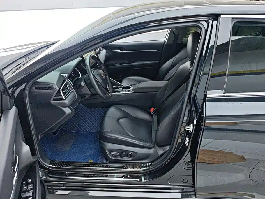Toyota Camry 2023 — фото 9