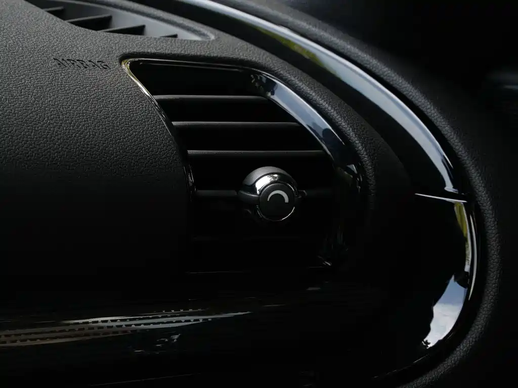 MINI Clubman 2018 — фото 28