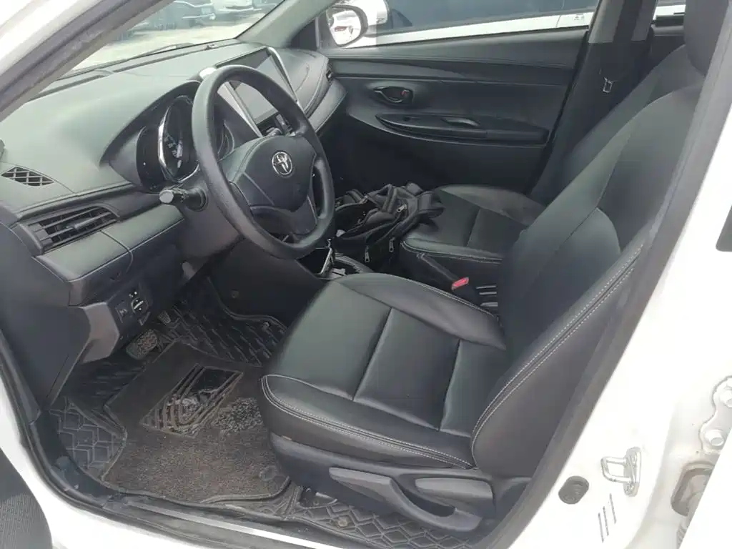 Toyota Yaris L 2019 — фото 15