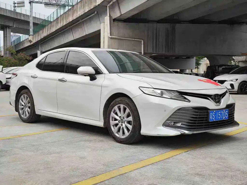 Toyota Camry 2020 — фото 2