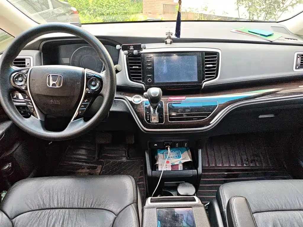 Honda Odyssey 2020 — фото 13