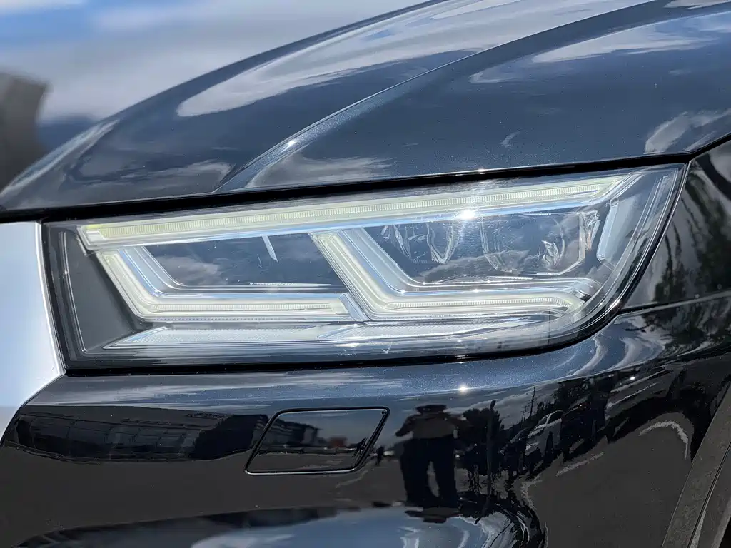 Audi Q5L 2020 — фото 13