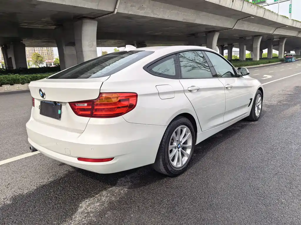 BMW 3 Series GT 2015 — фото 19