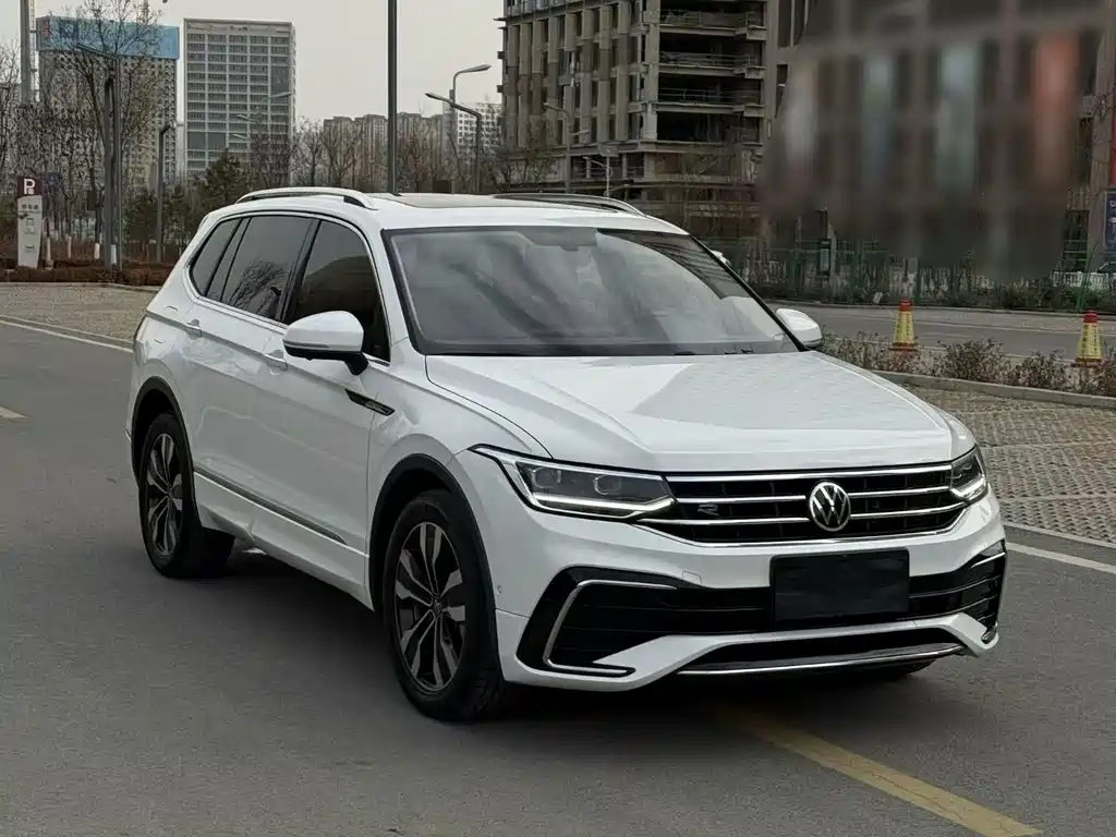 Volkswagen Tiguan L 2021 — фото 3