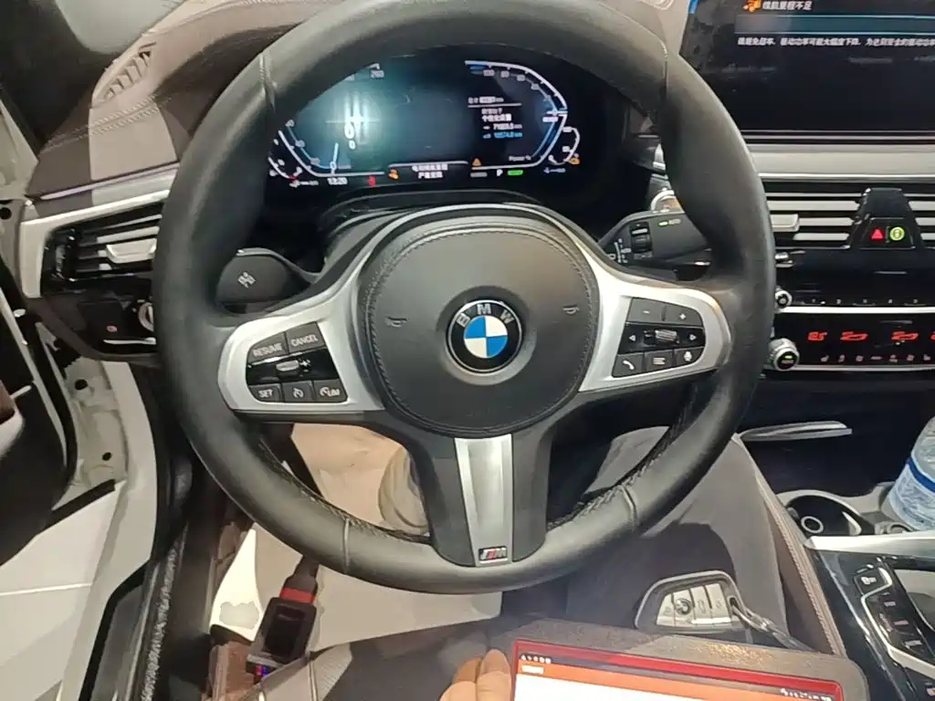 BMW 5 Series New Energy 2021 — фото 11