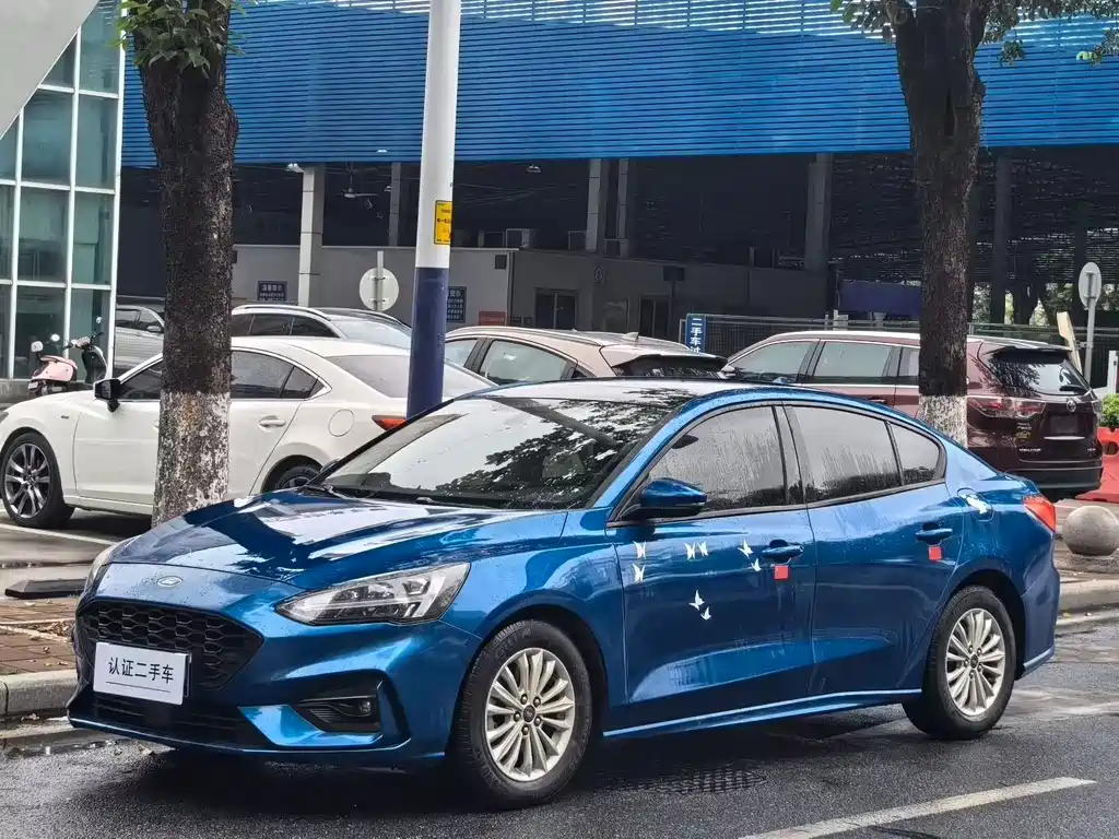 Ford Focus 2019 — фото 1