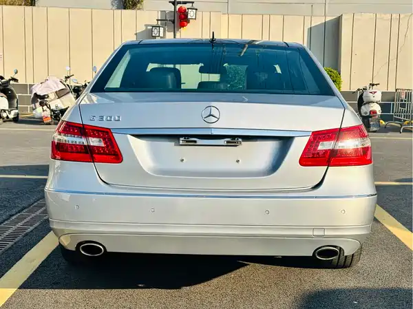 Mercedes-Benz E-Class 2010