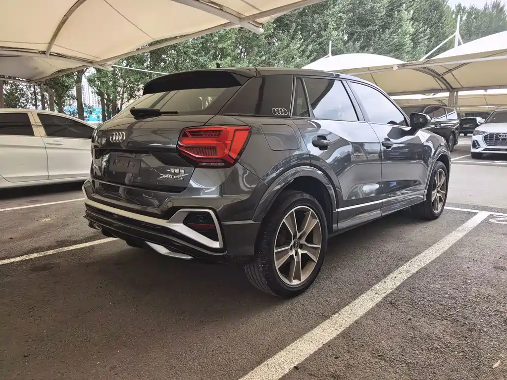 Audi Q2L 2022 — фото 19