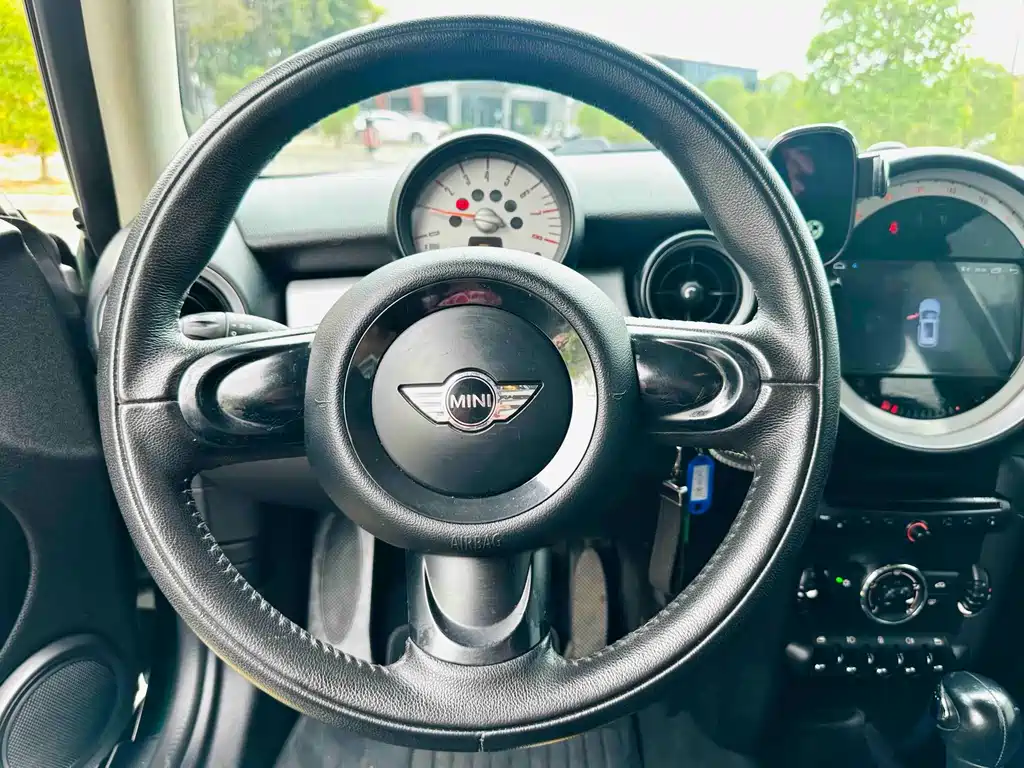 MINI Clubman 2010 — фото 19