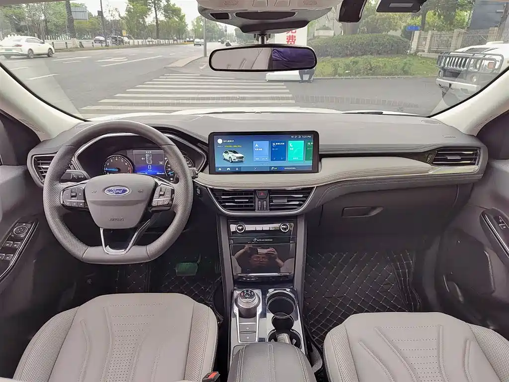 Ford Escape 2023 — фото 10