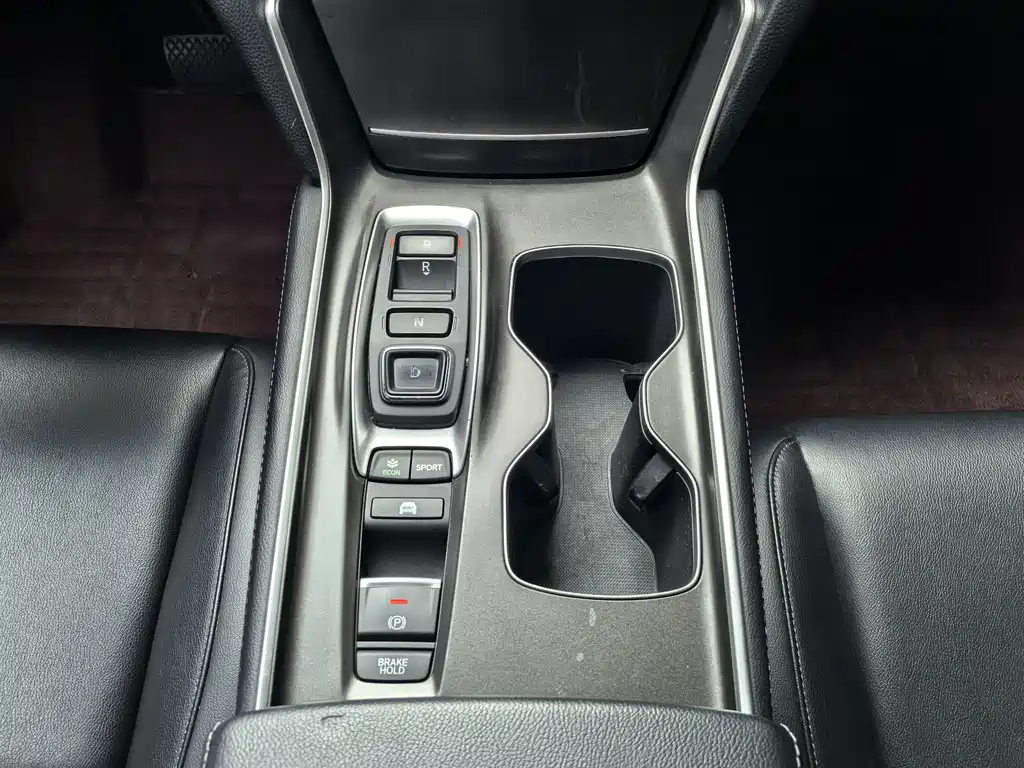 Honda Accord 2019 — фото 11