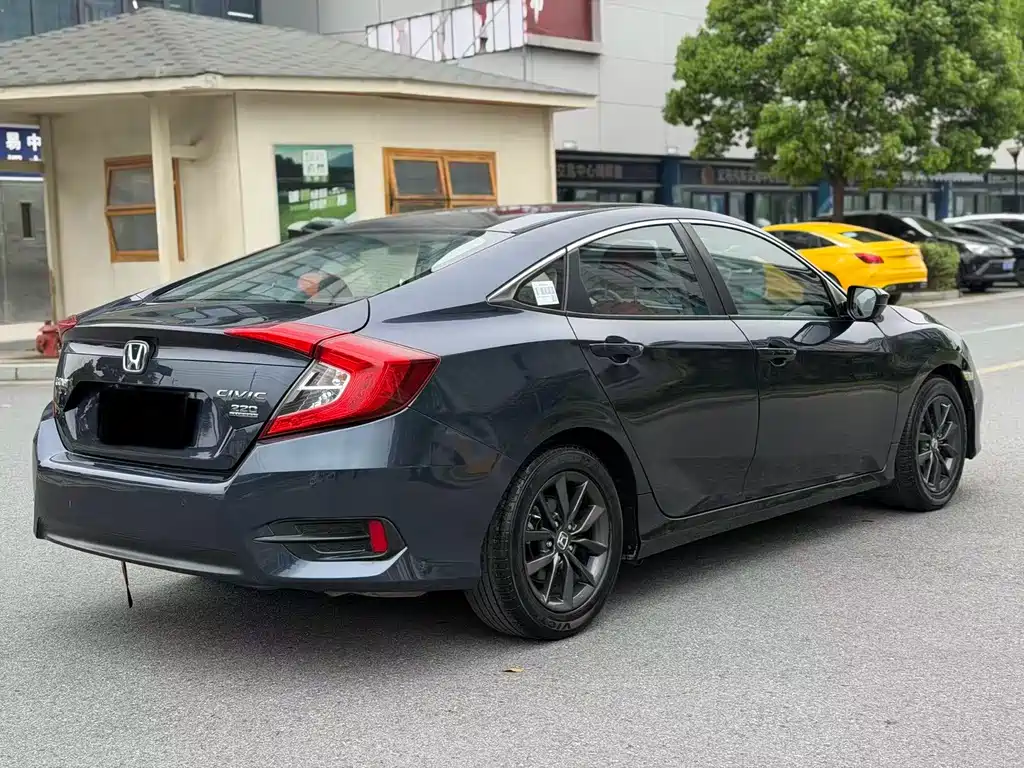 Honda Civic 2020 — фото 14