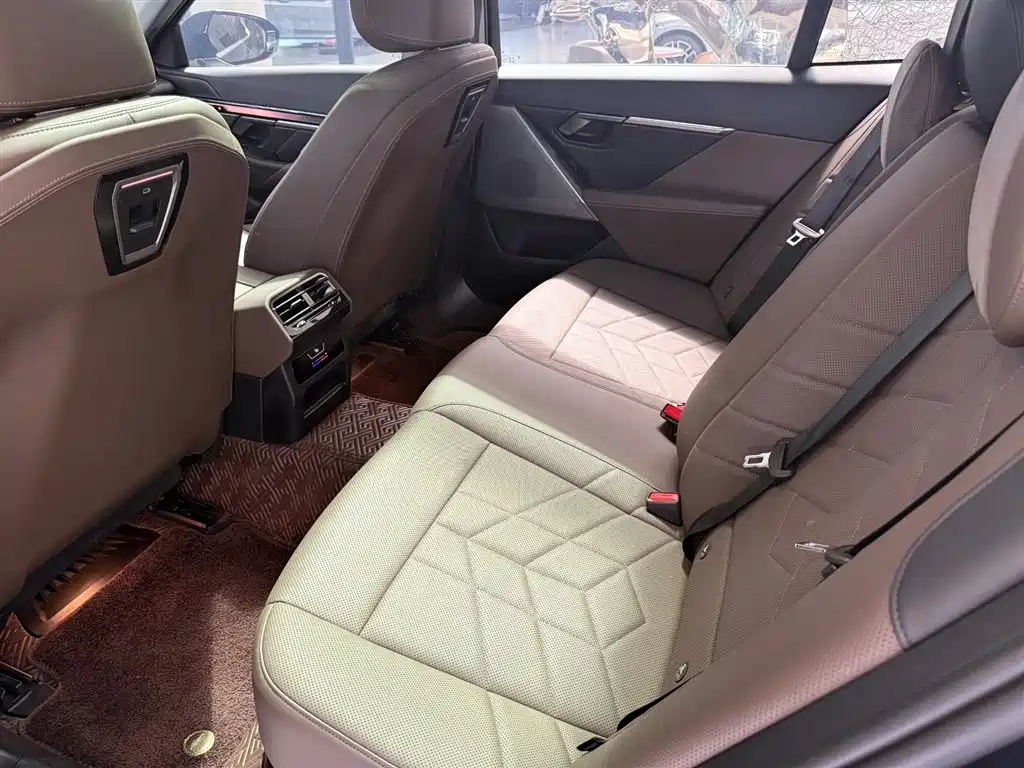 BMW 5 Series 2025