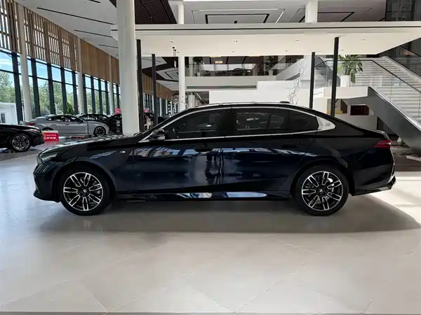 BMW 5 Series 2025
