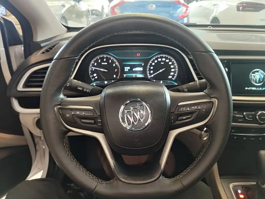 Buick Excelle 2019 — фото 11