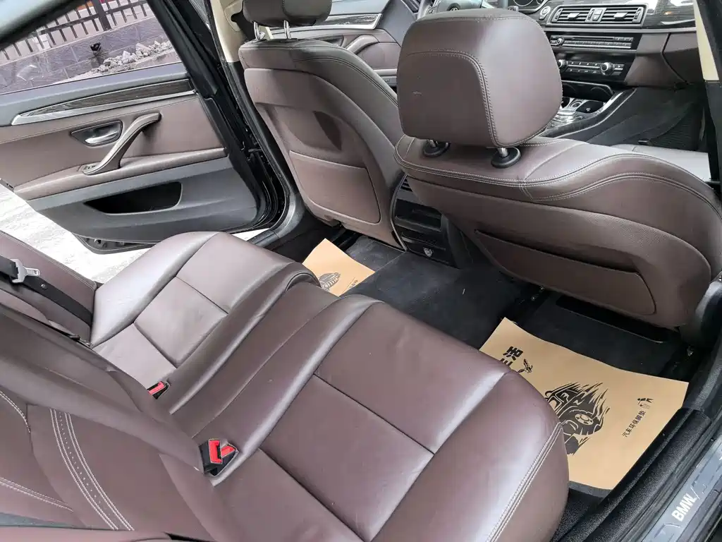 BMW 5 Series 2015 — фото 10