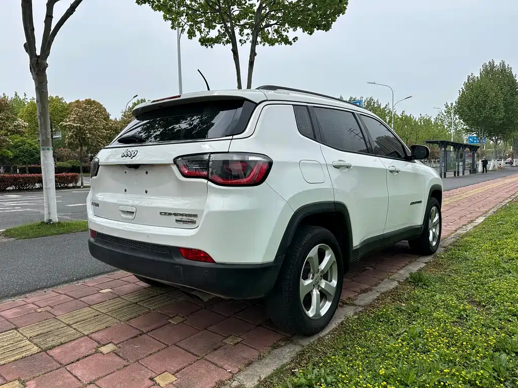 Jeep Compass 2018 — фото 4