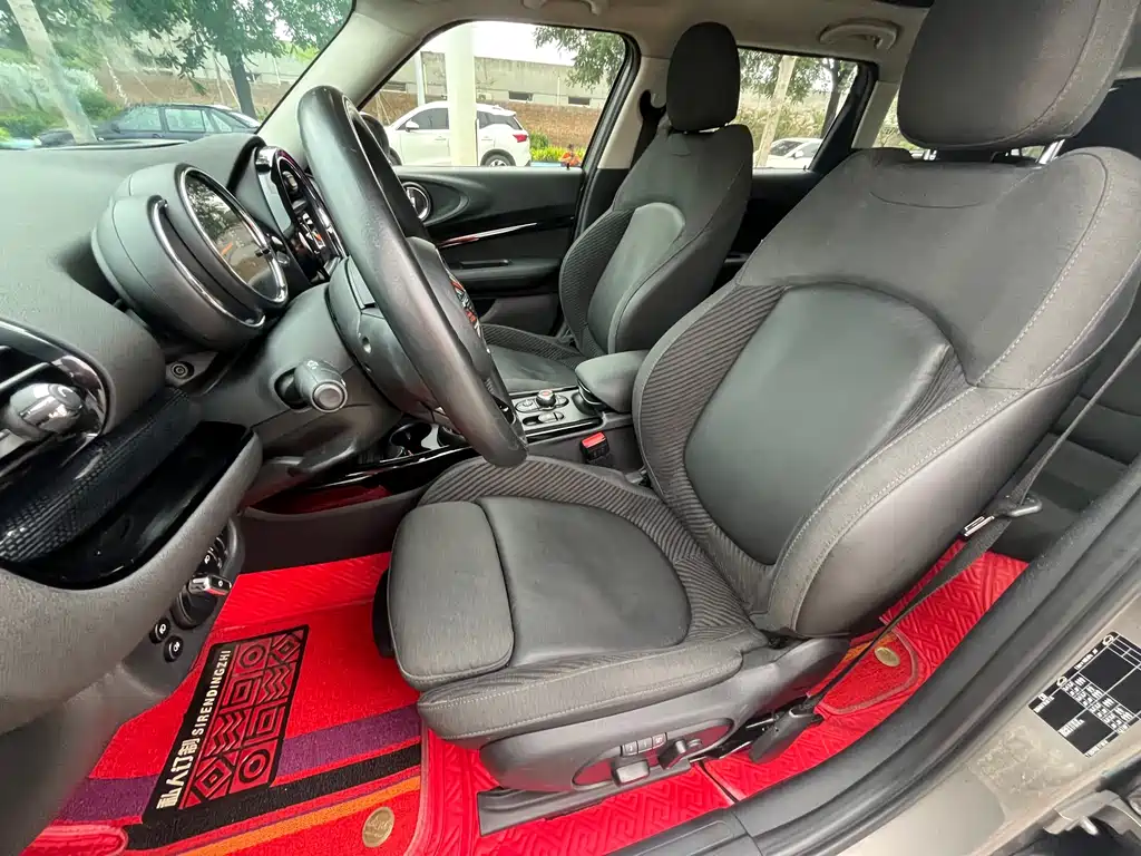 MINI Clubman 2019 — фото 11