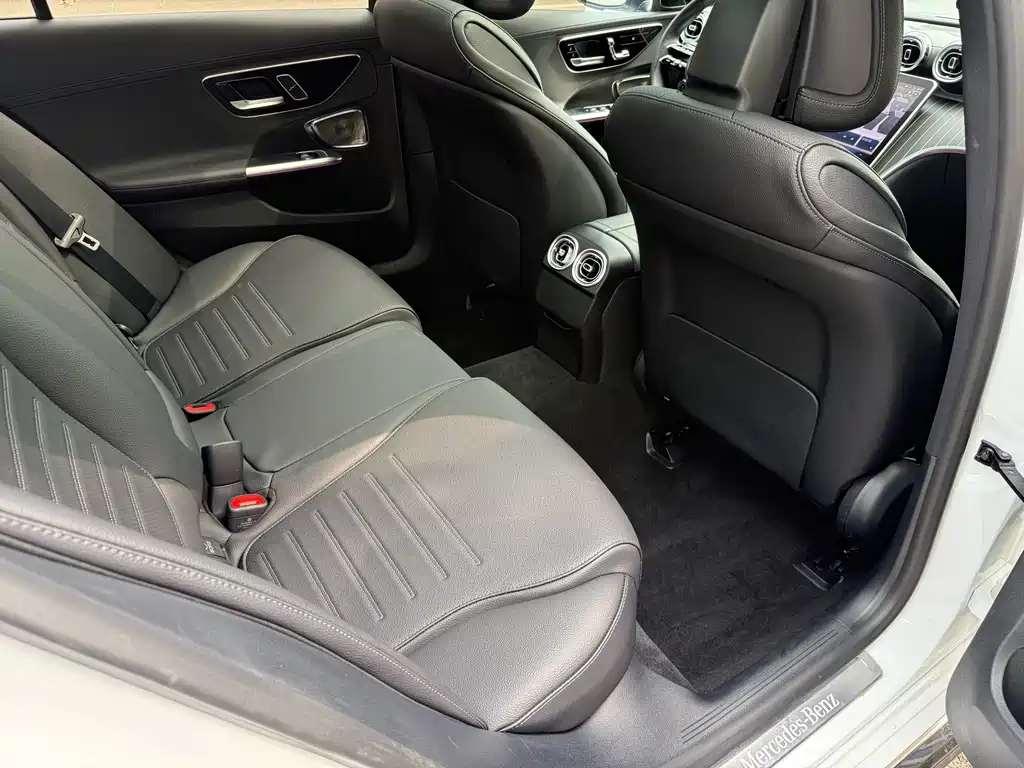 Mercedes-Benz C-Class 2023 — фото 15