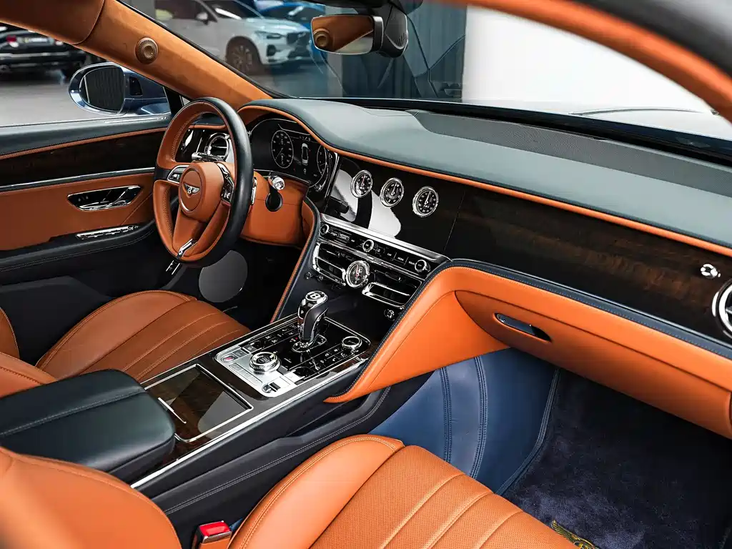 Bentley Flying Spur 2020 — фото 13