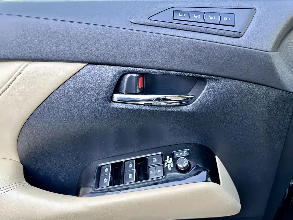 Toyota Alphard 2019 — фото 23