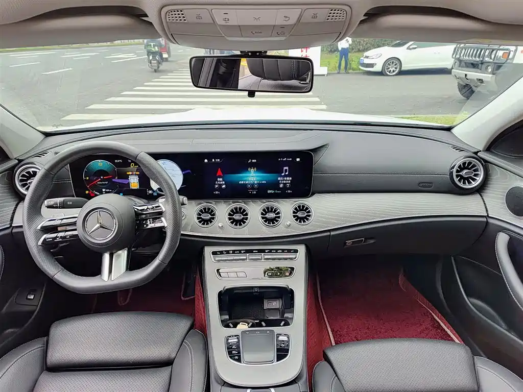 Mercedes-Benz E-Class 2023 — фото 10