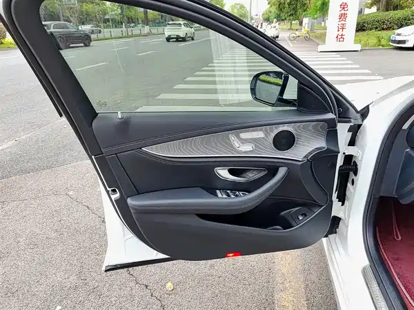 Mercedes-Benz E-Class 2023