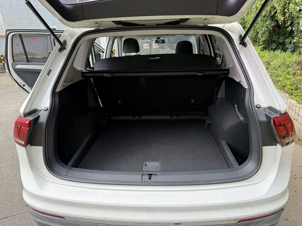 Volkswagen Tiguan L 2020 — фото 16