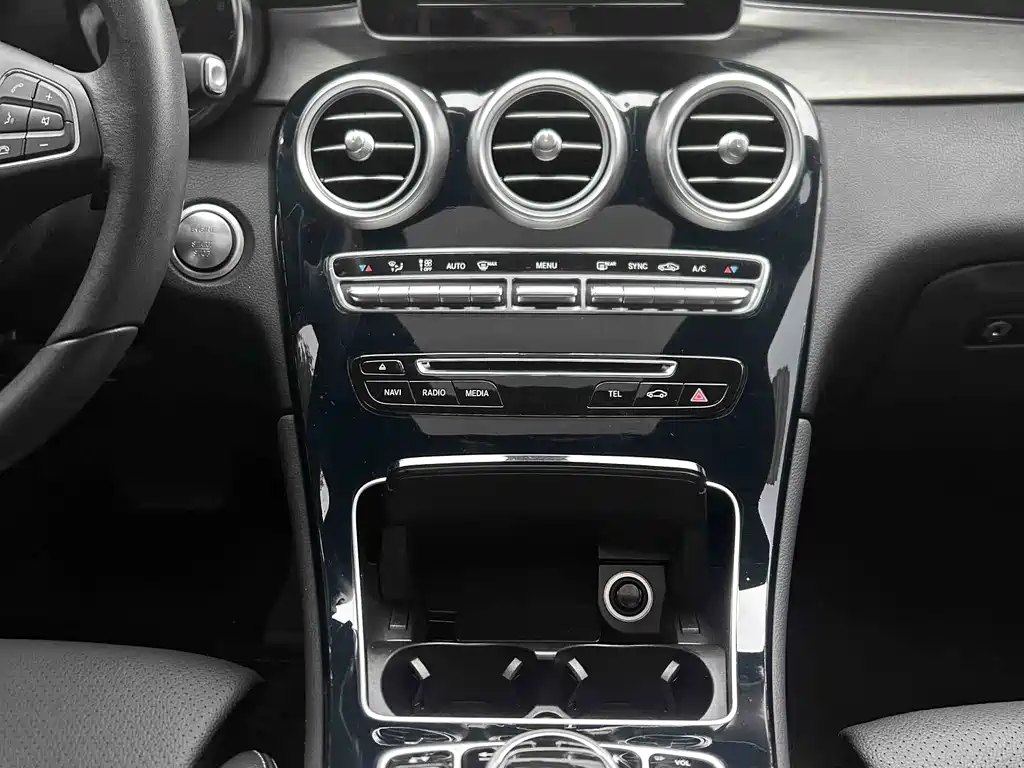 Mercedes-Benz GLC 2018 — фото 13