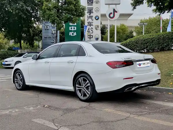 Mercedes-Benz E-Class 2023