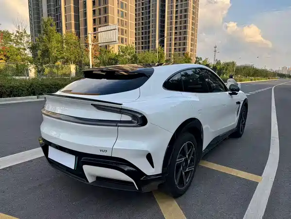 Xiaomi YU7 2025