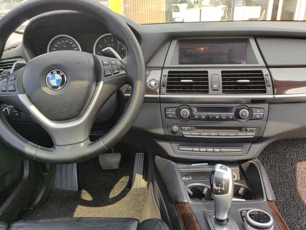 BMW X6 2011 — фото 8