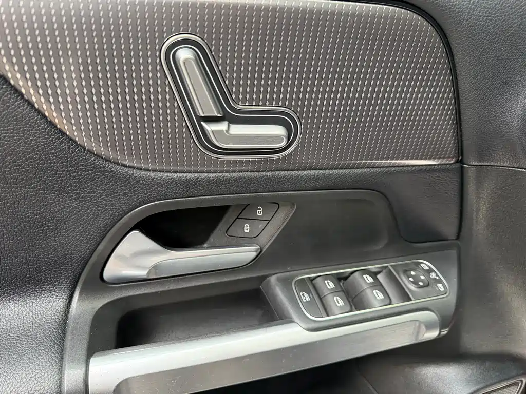 Mercedes-Benz GLB 2020 — фото 11