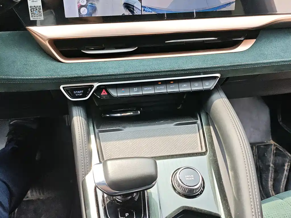 Geely Xingyue L 2023 — фото 15