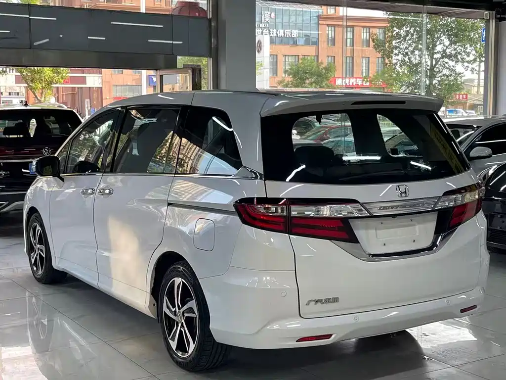 Honda Odyssey 2017 — фото 5