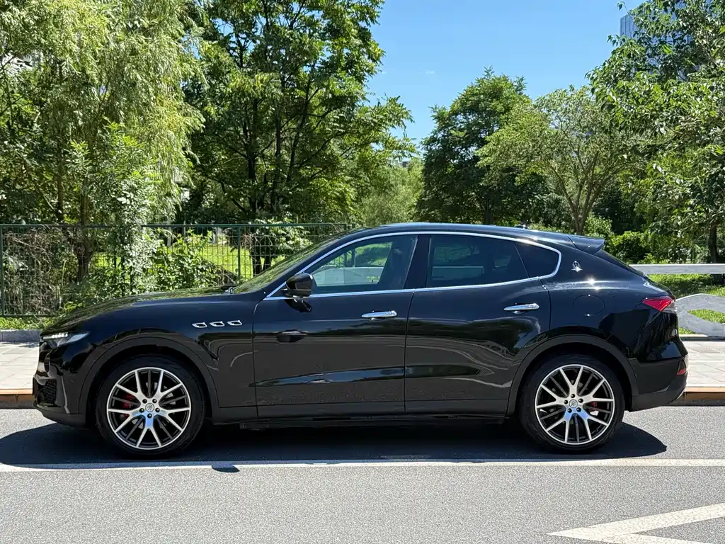 Maserati Levante 2022 — фото 4