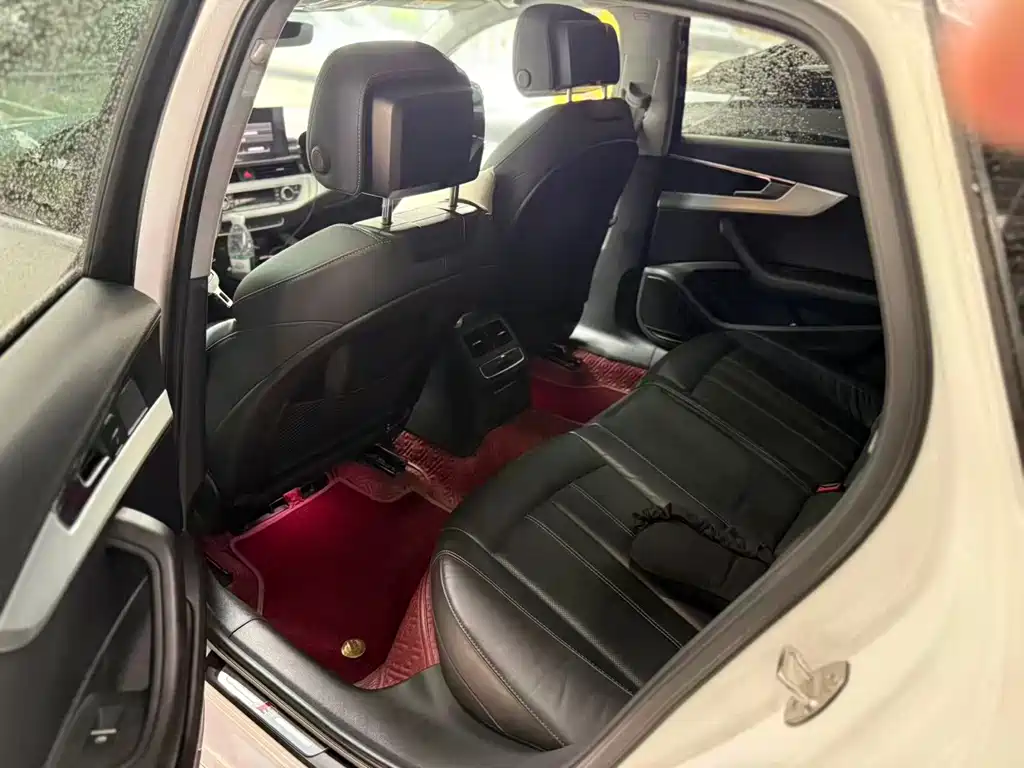 Audi A4L 2020