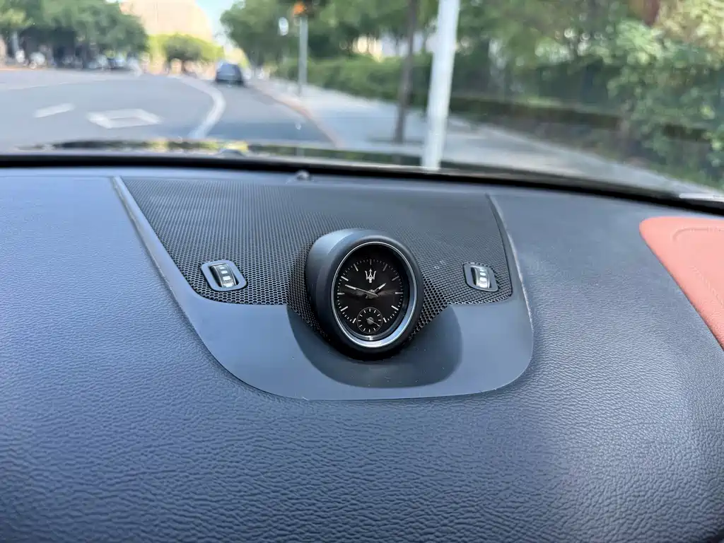 Maserati Levante 2022 — фото 17