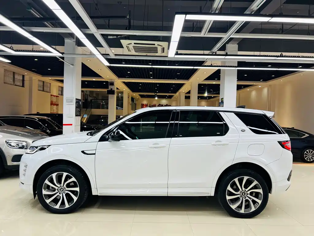 Land Rover Discovery Sport Hybrid 2023 — фото 11