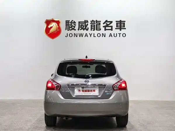 Nissan Tiida 2011