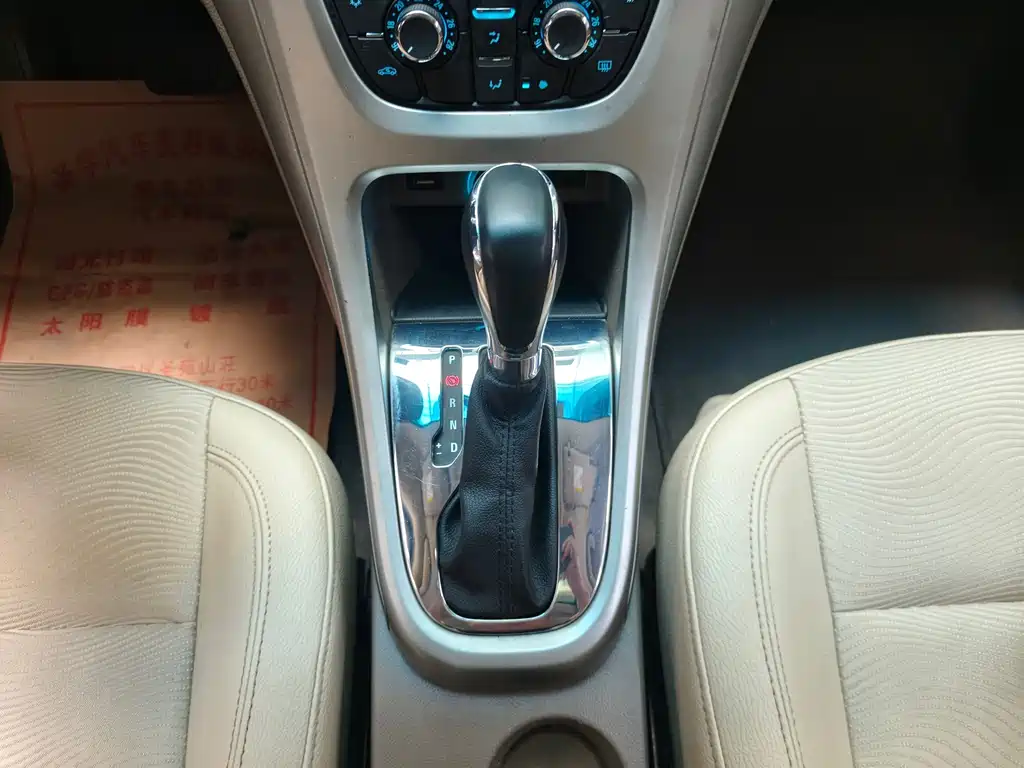 Buick Excelle 2014 — фото 18