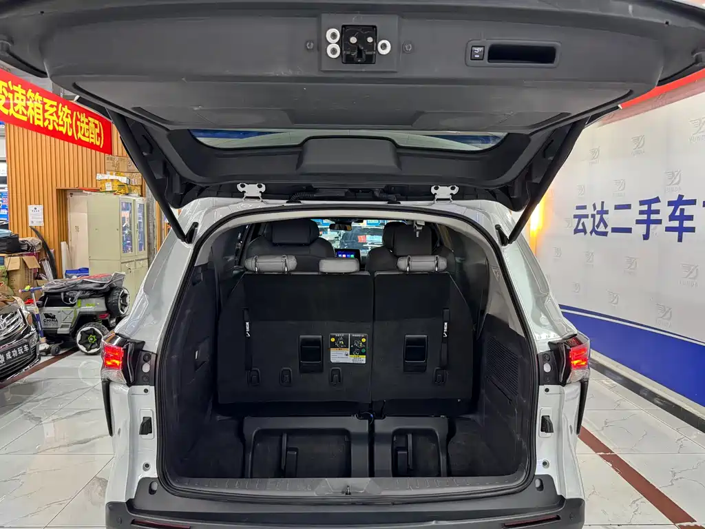 Toyota Sienna 2022 — фото 12