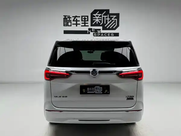 Buick GL8 2023