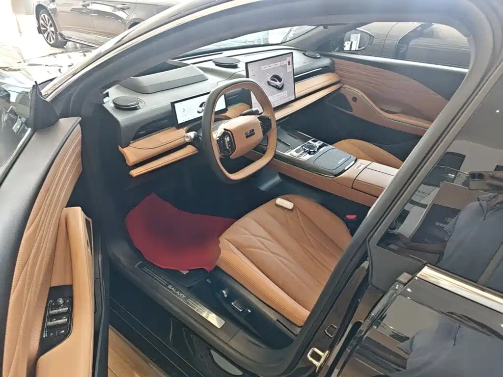 Geely Galaxy Starshine 8 2025 — фото 16